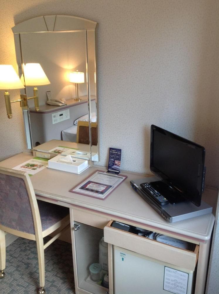 Tokushima Washington Hotel Plaza Exterior foto