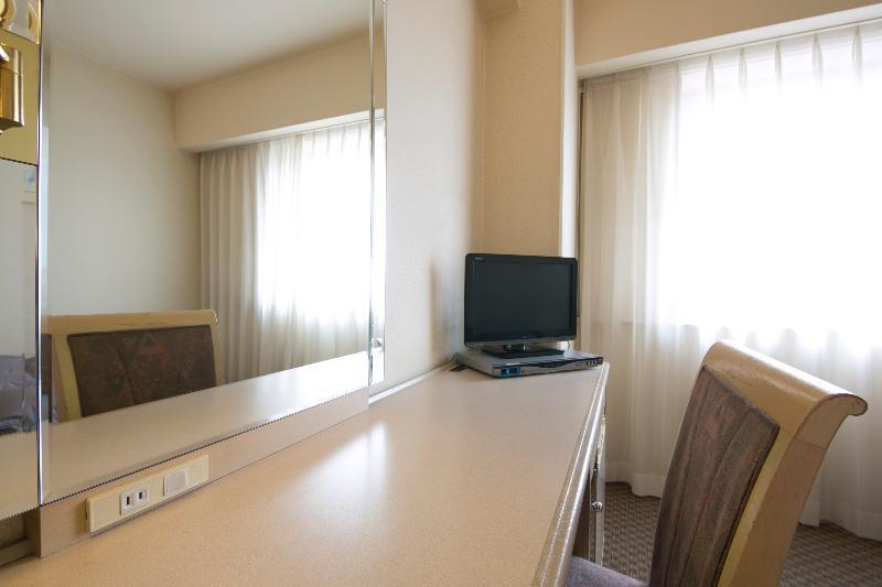 Tokushima Washington Hotel Plaza Exterior foto