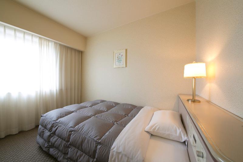 Tokushima Washington Hotel Plaza Exterior foto